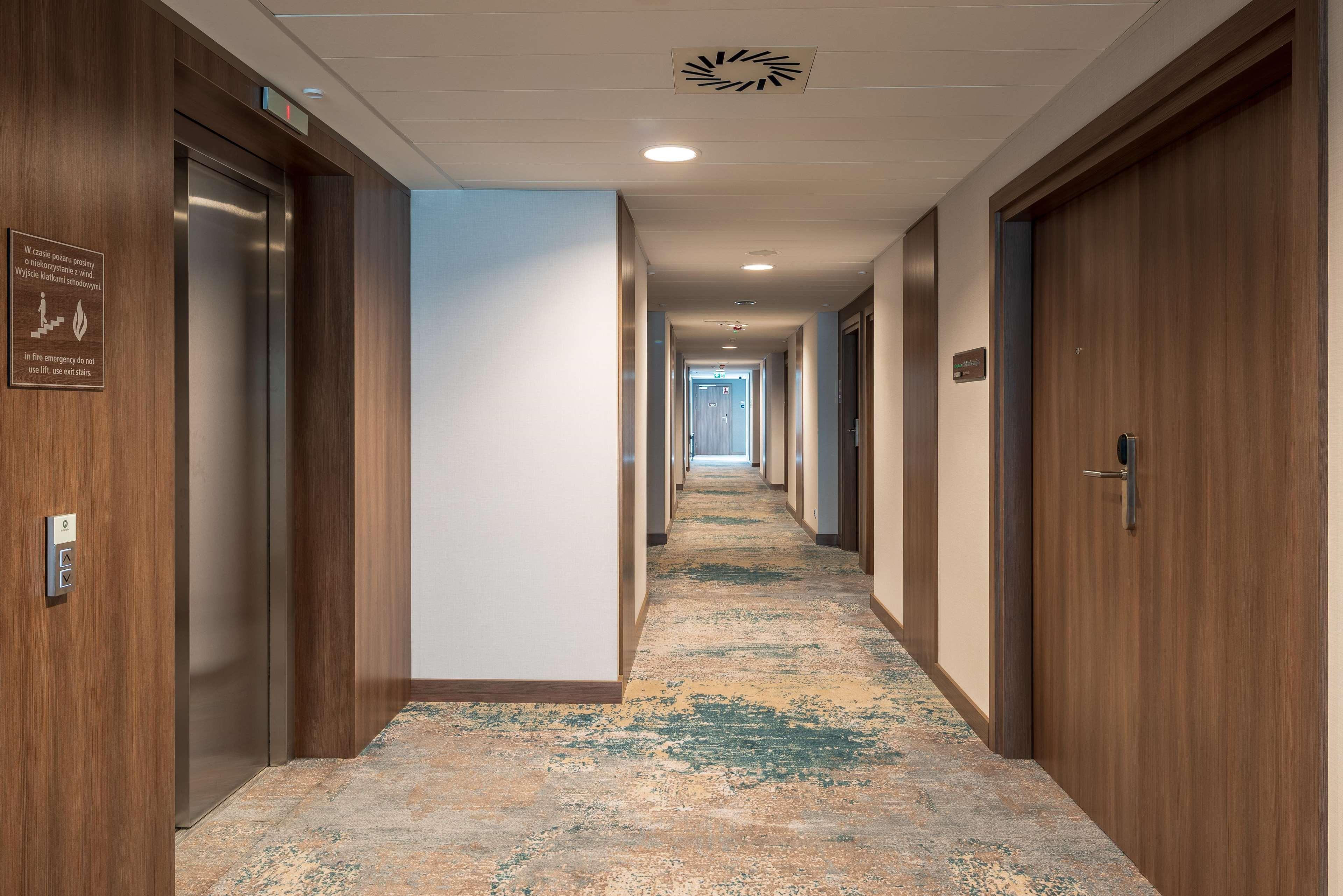 Hampton By Hilton Mokotow Готель