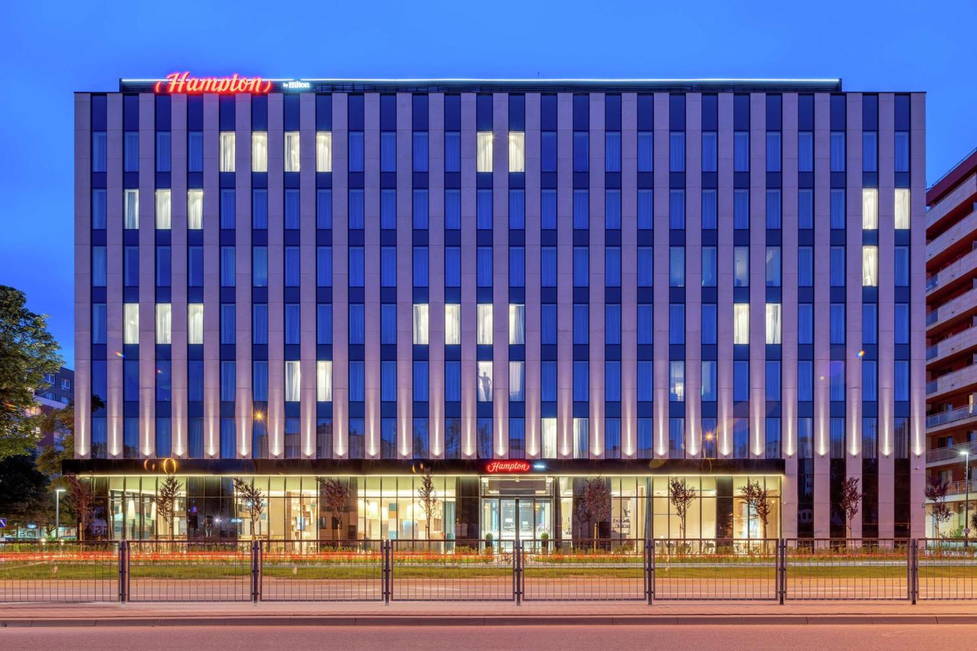 Hampton By Hilton Mokotow Готель
